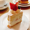 ワゼット スタイル - 料理写真:ショートケーキ550円税込　白いシフォンケーキベース