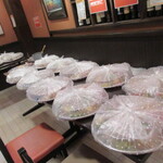 ジュイップ - 店内にはオードブルがずらりと並んでいました。実際はもっと多いですよ。