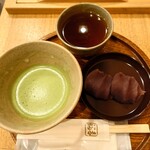 赤福茶屋 - 赤福盆と抹茶