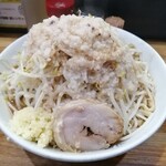 デカ盛り戦隊 豚レンジャー - 料理写真:ラーメン830円