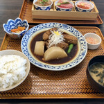Tsukiji Higaya - ぶり大根煮定食
