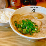 豚骨醤油ラーメン なかしょう - 