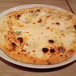 北海道イタリアン ミアボッカ - ４種チーズのとろ～りピッツァ