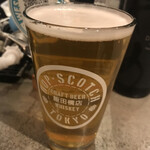 HOP SCOTCH  - ロジャーピルスナー(ジョージタウン:シアトル)。アメリカのビールは勝手に苦いやつ(IPAとか)が美味しいイメージがありますが、このピルスナーはとてもバランスの取れた美味いやつで唸る（＾ω＾）