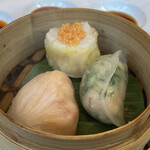 ヤウメイ - 上が帆立焼売