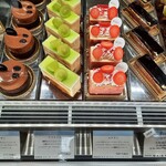 パティスリー アクイユ - 気品溢れるビジュアルのプティガトーは、1品1品が繊細で丁寧なとろける美味しさ（その3）