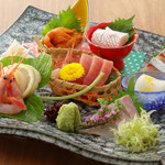Ebisuya Hanare - 季節の鮮魚をふんだんに…　HANAREのお造り盛り合わせ