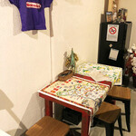 VINAINO kyoto - 1階のテーブル席