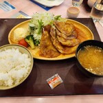 ワイルドダックカントリークラブレストラン - 生姜焼き定食