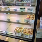 ララ洋菓子店 - ショーケース