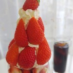 C - ■苺のパフェ