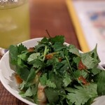 キャラヴァンサライ包 - 大好きパクチー豆腐！温かいのもあるの初めて知ったー