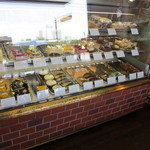 キャフェ・ド・パウゼ - ショーケースに並ぶケーキ