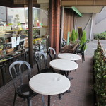 キャフェ・ド・パウゼ - テラス席