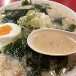 Shina Soba Hokuyuu - まろやかな「鶏ガラ」スープ。笑