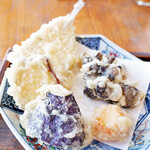 蕎麦 つづら - 茄子、薩摩芋、鱚天、舞茸？、柑橘