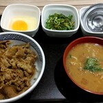 Yoshinoya - 『ねぎ玉牛丼（並）・［汁だく］』と『とん汁』