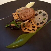 リストランテKubotsu - 武藤さんの走る豚　自家製パンチェッタで巻いたインヴォルチーニ　2色のソースで（2022.11）