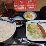 松屋 - ソーセージエッグ定食 ライス特盛／カレー