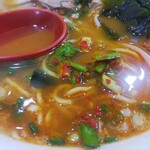 ラーメン2国 - ニラキムチ投入