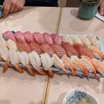 きづなすし - お寿司の１回戦…　　　　　　　　　　　　　　　中トロ・漬けマグロ・ほたて・赤えび・甘えびを、各６貫ずつで、30貫…
