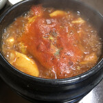 韓国食堂かおり オンニネ - スンドゥブのアップ