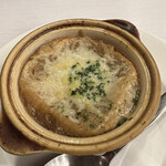 ロイヤルホスト - オニオングラタンスープです