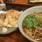 あさだ - 天ぷらは車海老、舞茸、蓮根、さつまいも