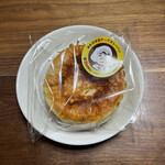 とろ～り卵のオムライス さん太 - さん太の平焼きカレーパン 201円