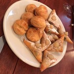 レバークリームのシュー、揚げラビオリ