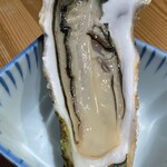 Shizuoka Uoichiba Chokueiten - 生牡蠣1個700円(税込)