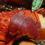 日本料理 小伴天 - スゴい細工のウサギさん。娘が「この味、食べたことがある！」一口もらって、「あっ…？」直後不明。後でレモン煮水飴仕様に近いと思い出す。