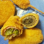 カネ吉山本 本店 - 左アスパラベーコン、右コンボ