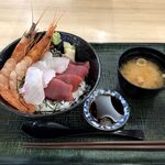 まぐろ魚河岸日本列島 - 本日の三色丼