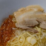麺場 花道 - チャーシューは何だか豚肉の臭みと
嫌いな味わいを感じる。

鮮度の問題だろうか？
