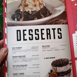 TGIフライデーズ - サンデーは外せないけど　NYチーズケーキも食べずに帰れない