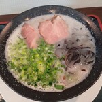 龍潭酒家 - 特製豚骨ラーメン