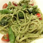 チェルバイア - プランツォＡ　1200円 の季節野菜入りジェノベーゼソースのリングイネ