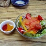Kaku kin - サラダと自家製ピクルス