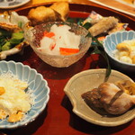 原始焼ト酒 でんちか - おばんざい盛り合わせ