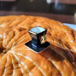 フランス菓子16区 - 今年のフェーブは、ティーカップです。これ、プラスチックとかではなく、ちゃんと陶器ですよ。