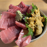 あけみちゃん号 - 2色丼（まぐろ・うに）
