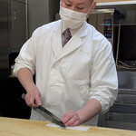 赤坂おぎ乃 - 烏賊には細かく切り目を入れる。