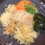 Washoku Gurume Izakaya Iseya - 《鯛とナッツと大根の混ぜて食べるサラダ／680円》