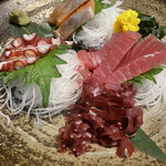 食物屋Wan 石山站前店 - 日曜日限定で三種盛り100円
