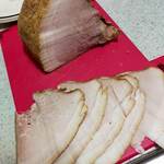 ラーメン 末廣家 - カットしながらニヤけてしまう(๑´ڡ`๑)