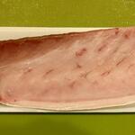 ディオ - 長崎県産 活〆ぶり(養殖)4kg (税抜)2400円 ※開封し取り出し (2022.12.30)