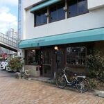 三愛 - 札木電停から徒歩3分、豊橋駅から徒歩16分。ホットケーキと珈琲の店「三愛」