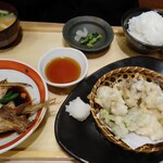 五穀 - 牡蠣の天ぷらと荒煮定食