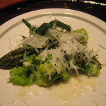 カモシヤ クスモト - 季節野菜のソテー、ペコリーノロマーノがけ